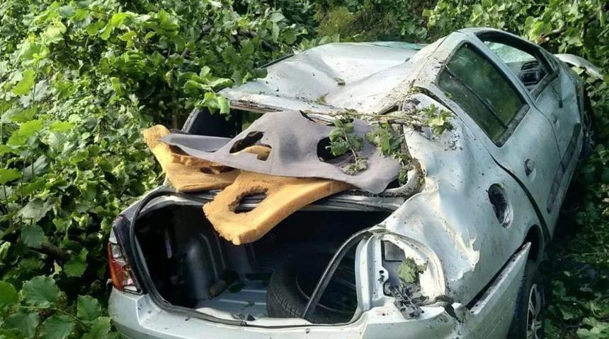 Zonguldak'ta fındık bahçesine devrilen otomobildeki 1 kişi öldü, 1 kişi yaralandı