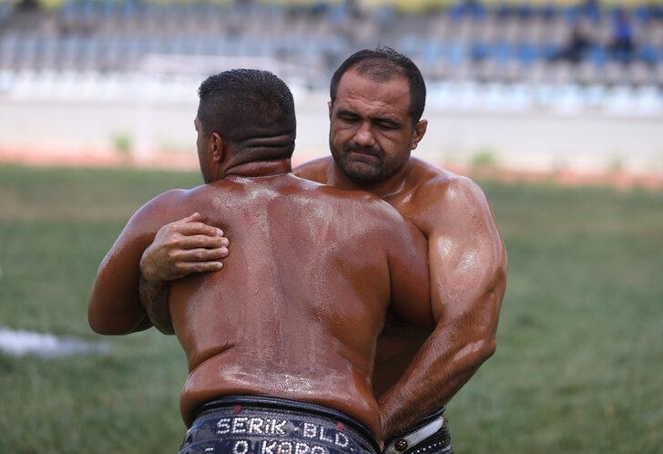 Kırkpınar'da güreşecek başpehlivanlar son yağlı antrenmanlarını Edirne'de yapıyor G3