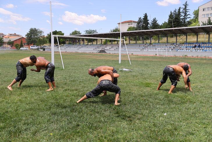 Kırkpınar'da güreşecek başpehlivanlar son yağlı antrenmanlarını Edirne'de yapıyor G5