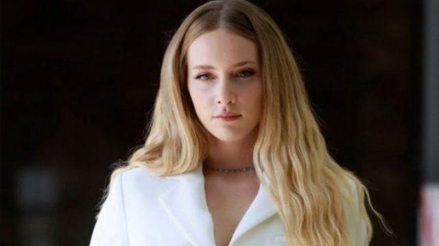 Mahkum'un Sasha'sı Hayal Köseoğlu'nun mini şortlu paylaşımı nefes kesti! Bu güzellik değil facia