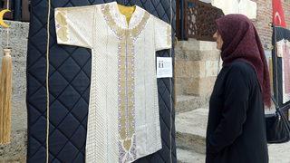 Osmanlı padişahlarının dualı gömleklerinin replikaları Bursa'da sergilendi