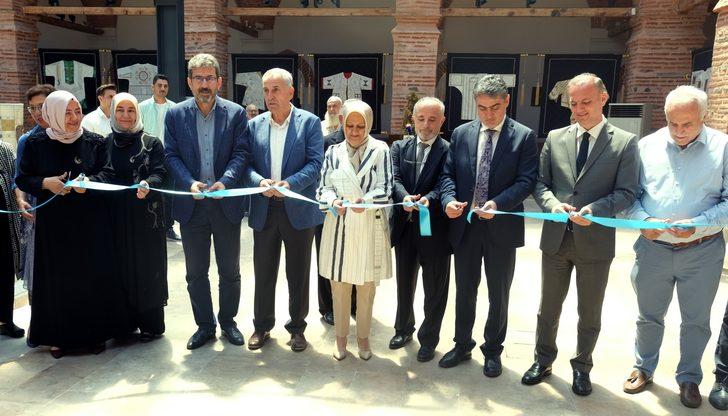 Osmanlı padişahlarının "dualı gömleklerinin" replikaları Bursa'da sergilendi G2