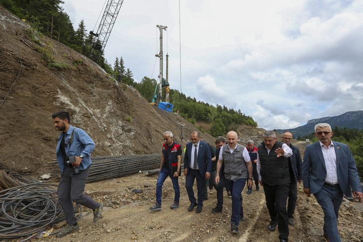 Bakan Karaismailoğlu selden etkilenen Kastamonu'nun ilçelerinde incelemede bulundu G2