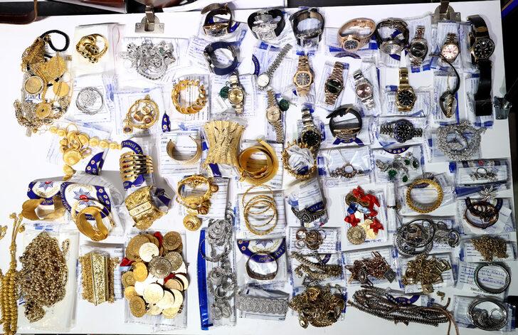 "Demir Yumruk" operasyonunda 8 bin 690 banka hesabı ile bir özel uçağa el konuldu G2