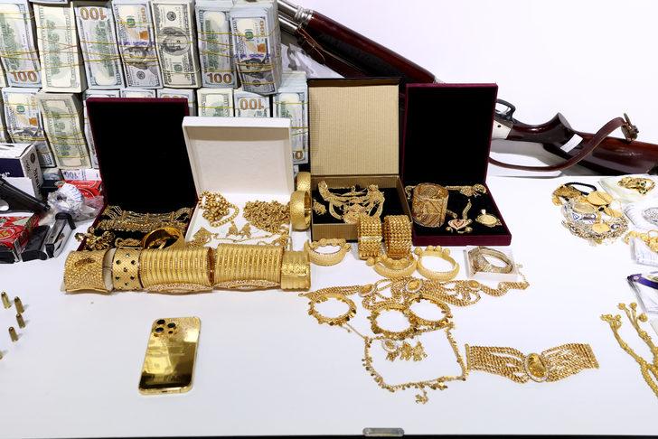 "Demir Yumruk" operasyonunda 8 bin 690 banka hesabı ile bir özel uçağa el konuldu G3