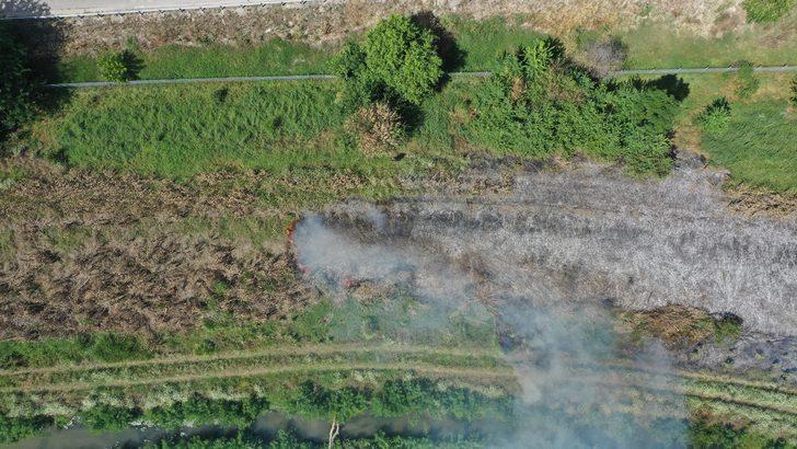 Edirne'de otlukta çıkan yangın ekili arazilere sıçramadan söndürüldü G2