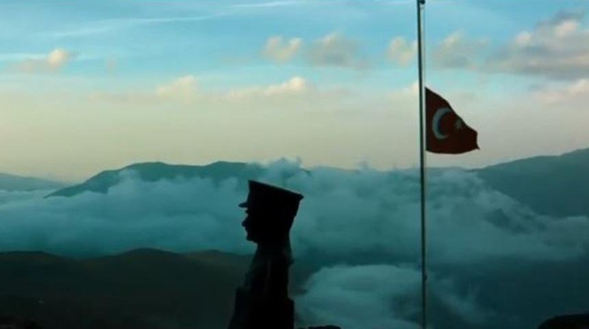 Ko&ccedil; Holding 10 Kasım 2016 reklamı duygulandırdı #SanaBor&ccedil;luyuz