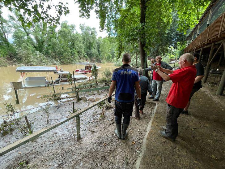 Bartın'da su alan gezi teknesi itfaiye ekiplerince kurtarıldı G1