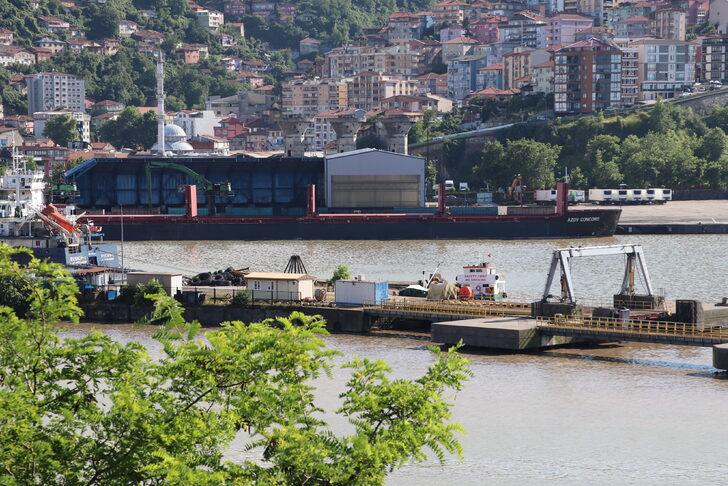 Mariupol'den yola çıkan ilk Türk kuru yük gemisi Zonguldak Limanı'nda G3