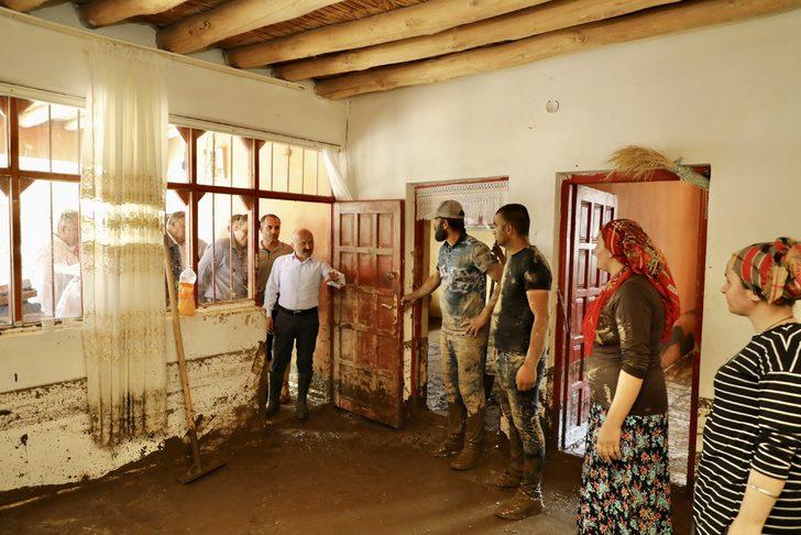 Ağrı Valisi Varol selden zarar gören köylerde incelemelerde bulundu G4