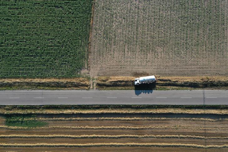 Edirne'de devrilen LPG yüklü tanker nedeniyle ilçe yolu ulaşıma kapandı G3