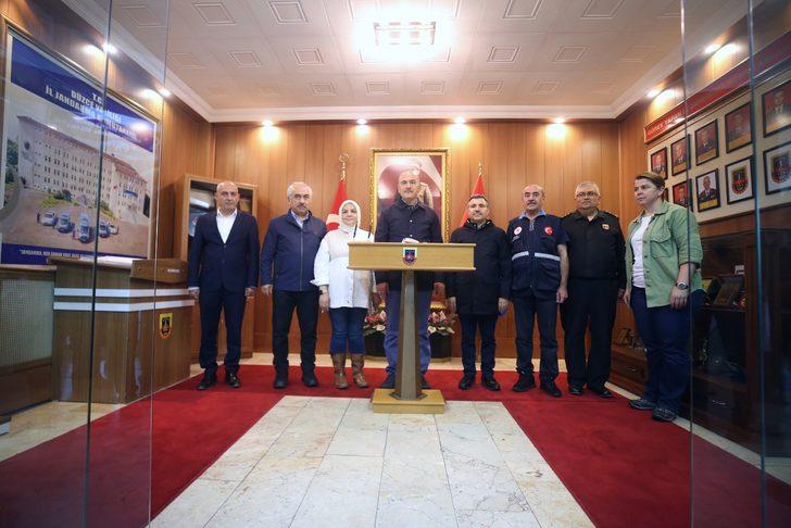 İçişleri Bakanı Soylu, sel afetinin yaşandığı Düzce'de incelemelerde bulundu G3