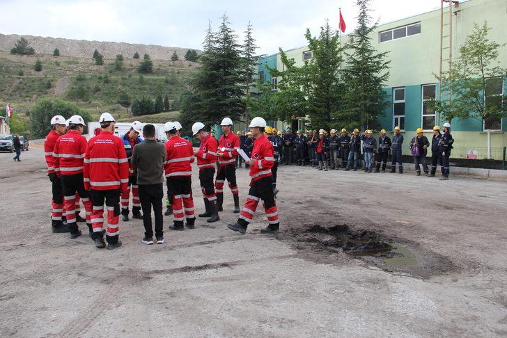Kütahya'da yerin 140 metre altında maden kazası tatbikatı yapıldı G3