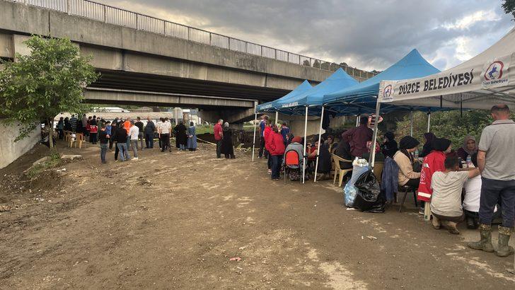 GÜNCELLEME - Düzce'de sele kapılan operatörü arama çalışmalarına ara verildi G5
