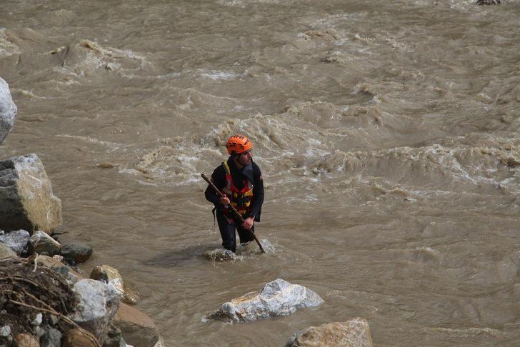 GÜNCELLEME - Kastamonu'da sele kapılan genci arama çalışmalarına ara verildi G2