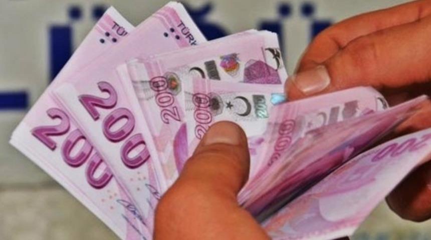 Tapu işlemi sırasında 35 bin lirayı alıp ka&ccedil;tılar