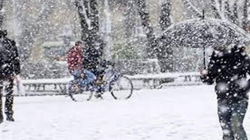 Meteoroloji Az &Ouml;nce Uyardı O İllerde Şiddetli Kar Yağışı