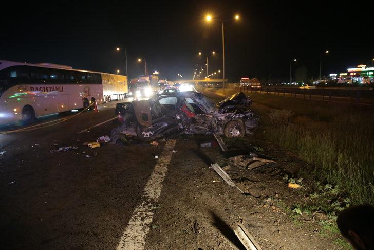 Anadolu Otoyolu'nun Bolu kesimindeki trafik kazasında 2 kişi öldü, 2 kişi yaralandı G5