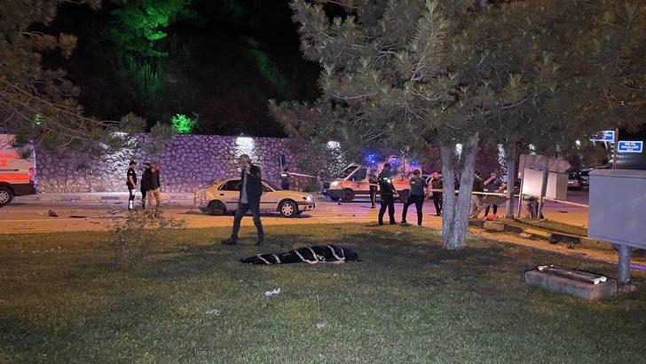 GÜNCELLEME - Karabük'te 2 otomobilin çarpıştığı kazada 2 kişi öldü, 2 kişi yaralandı G2