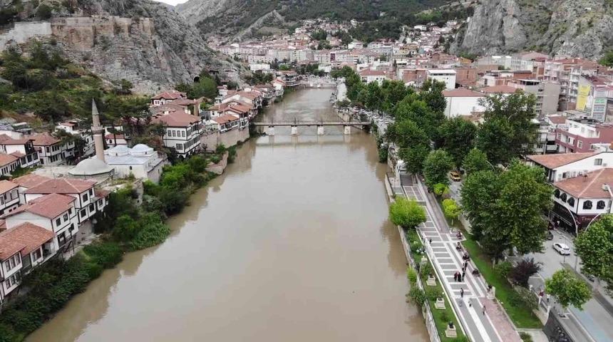 Türkiye’nin suyu en ucuz  şehri! 1 ay ücretsiz olacak! 'Bana kalsa bedava vereceğim'