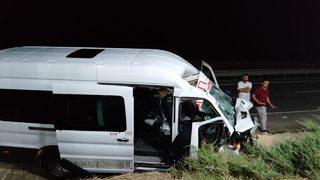 Kırklareli'nde beton mikseri ile midibüsün çarpıştığı kazada 13 kişi yaralandı