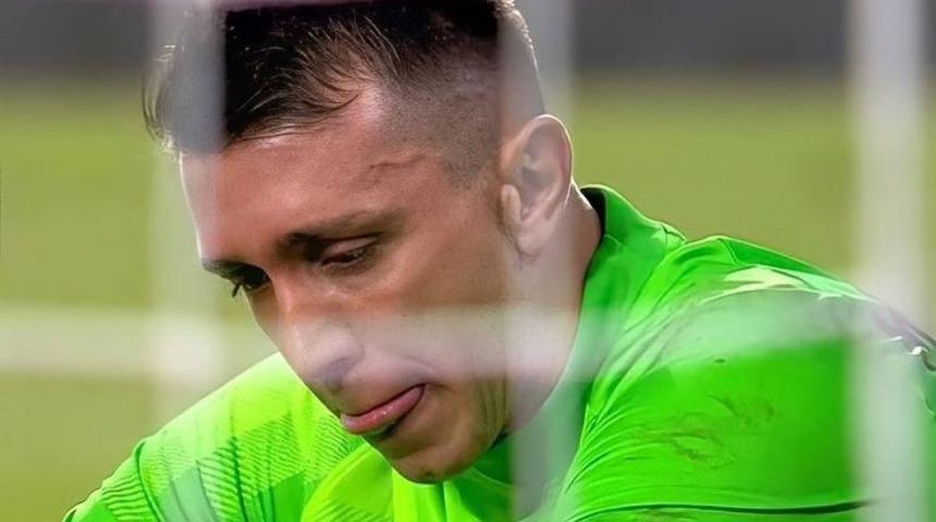 SON DAKİKA: Muslera'nın yerine o geliyor! İşte teklif...