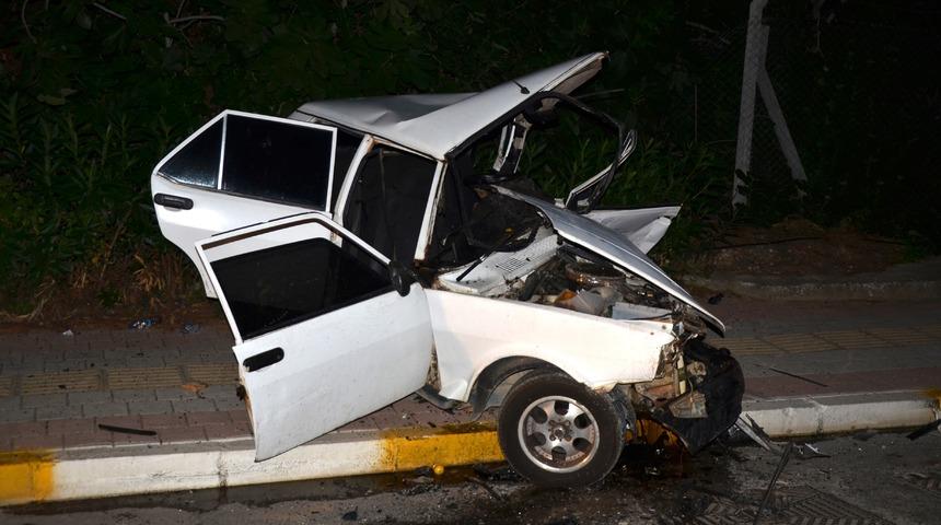 Antalya'da iki otomobilin çarpışması sonucu 1 kişi öldü