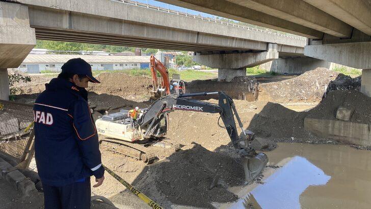 GÜNCELLEME - Düzce'de sele kapılan operatörün bulunması için çalışmalar sürüyor G1