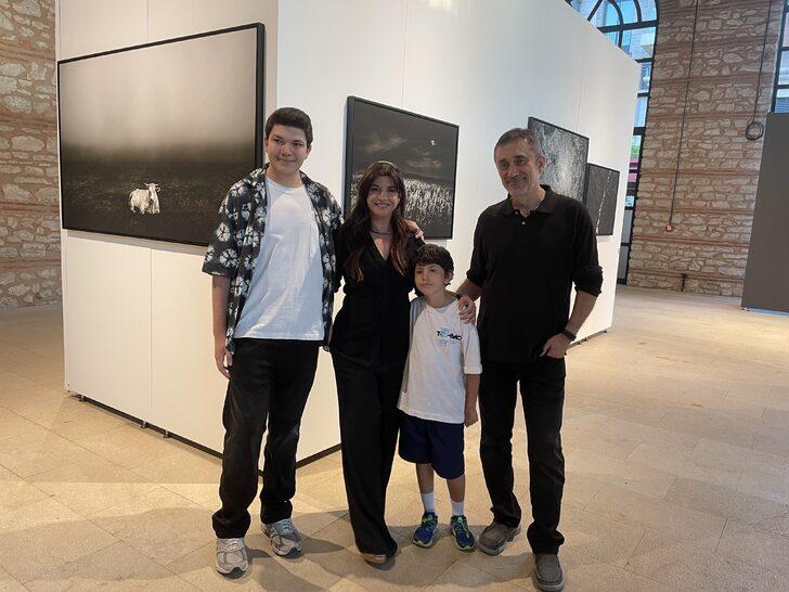 Ebru Ceylan'ın "Dünyanın Gecesi" fotoğraf sergisi ziyaret açıldı G2