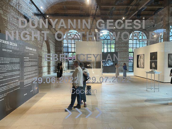 Ebru Ceylan'ın "Dünyanın Gecesi" fotoğraf sergisi ziyaret açıldı G3