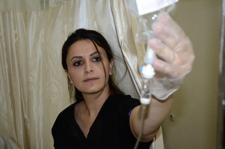 Kovid-19 için mesleğine dönen Aydınlı hemşire, ikinci üniversitesini birincilikle bitirdi G1