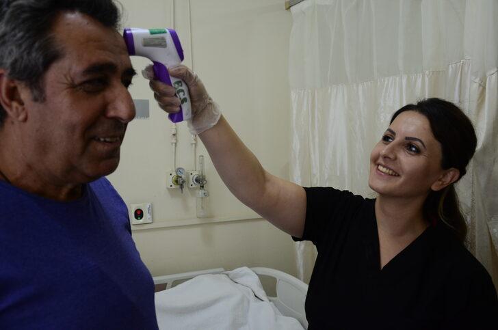 Kovid-19 için mesleğine dönen Aydınlı hemşire, ikinci üniversitesini birincilikle bitirdi G2