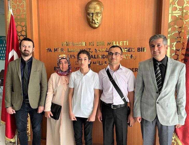 Aksaray'da LGS'de tam puan alan öğrenci altınla ödüllendirildi G5