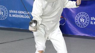 Sivas'ta düzenlenen Türkiye Eskrim Şampiyonası devam ediyor