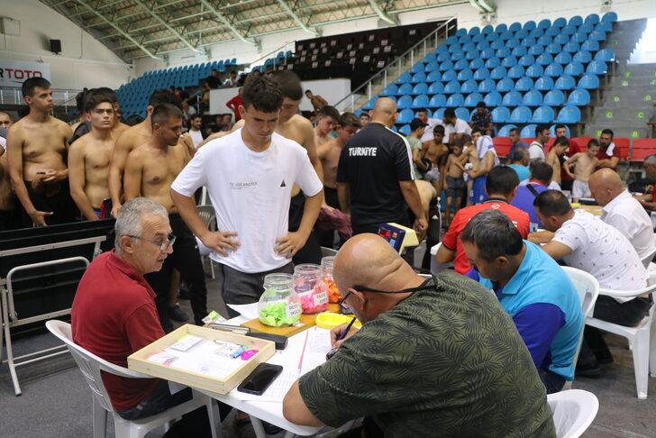 661. Tarihi Kırkpınar Yağlı Güreşleri için pehlivan kayıtları devam ediyor G3