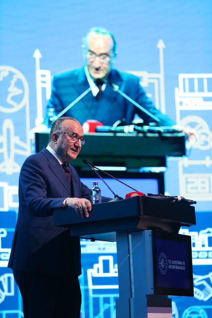 Kocaeli'de düzenlenen "Ulaştırma 2053-Körfez Lojistik Çalıştayı" başladı G2