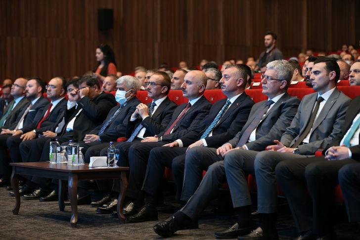 Kocaeli'de düzenlenen "Ulaştırma 2053-Körfez Lojistik Çalıştayı" başladı G3