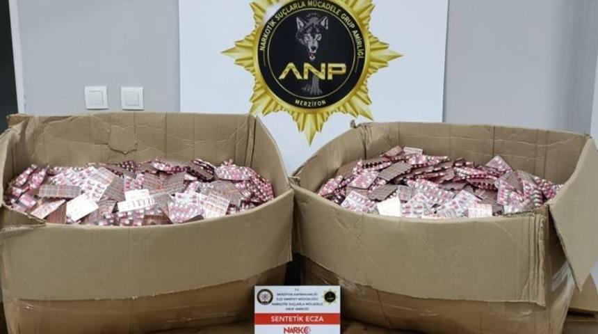 Amasya'da bir araçta 46 bin 84 uyuşturucu hap ele geçirildi