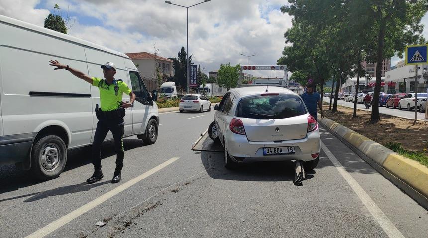 Ataşehir'de meydana gelen trafik kazasında iki kişi yaralandı