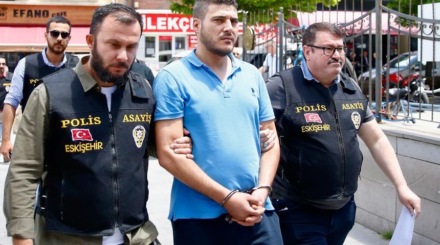 Eskişehir'de darbedilerek üçüncü kattan atıldığı iddia edilen genç öldü