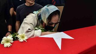 Son dakika! Cüneyt Arkın'a veda! Murat Arkın o replikle veda etti, Türkay Şoray tabuta kapanıp ağladı