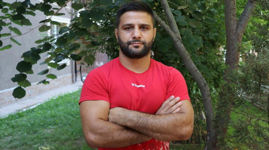 Başpehlivan Serhat Gökmen, altın kemeri almak istiyor: