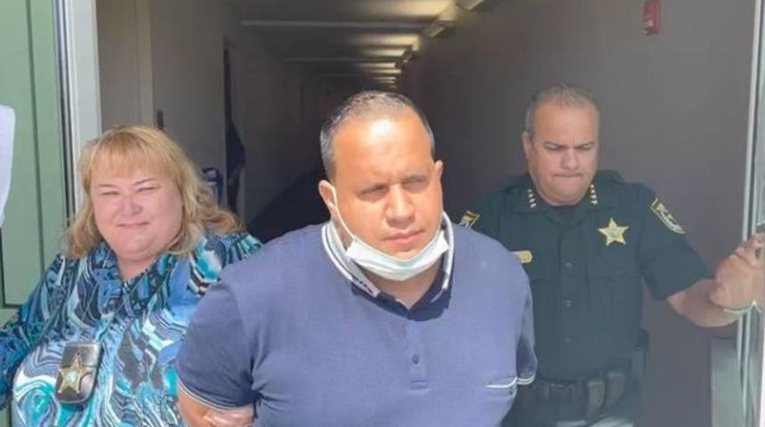 Sapık papaz dehşeti! Şimdi de kahve dükkanının önünde mastürbasyon yaparken yakalandı