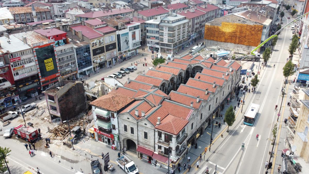 Sivas'ta tarihi Taşhan g&uuml;n y&uuml;z&uuml;ne &ccedil;ıkarılıyor