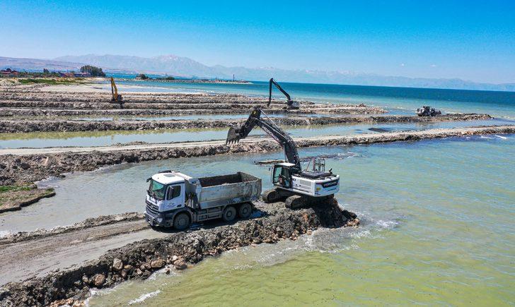 Van Gölü'nün zemininden 320 bin metreküp dip çamuru temizlendi G1