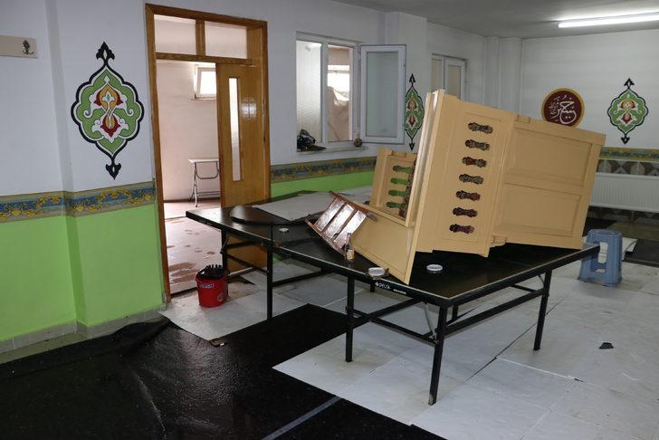 Zonguldak'ta selden etkilenen alanlarda temizlik ve hasar tespiti sürüyor G3