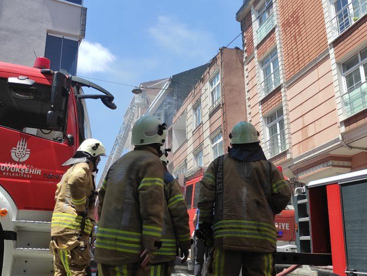 Esenler'de binanın çatısında çıkan yangın hasara neden oldu G2