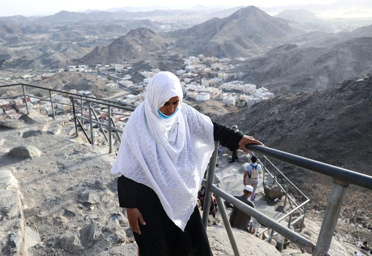 Hacı adayları Hazreti Muhammed'e ilk vahyin geldiği Hira Mağarası'nı ziyaret ediyor G3