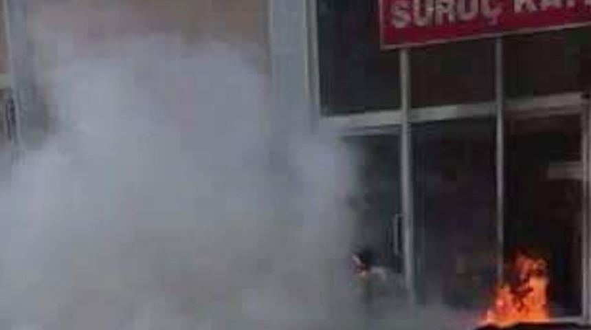 ‘Açım aç’ diye bağıran yurttaş, üzerine benzin döküp kendini yaktı