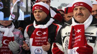 Ulaştırma Bakanı’nın İngiltere bayraklı montu